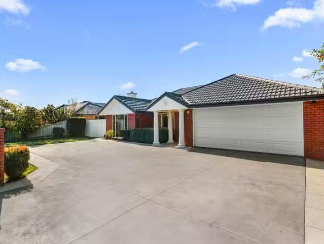 House for rent in Chaslands, Canterbury