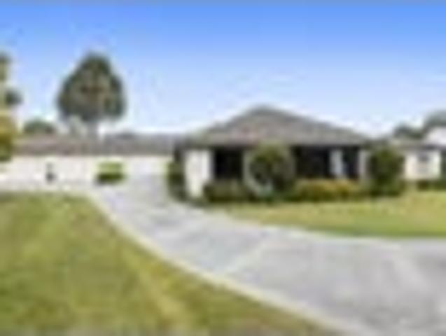 House for sale in Chaslands, Canterbury