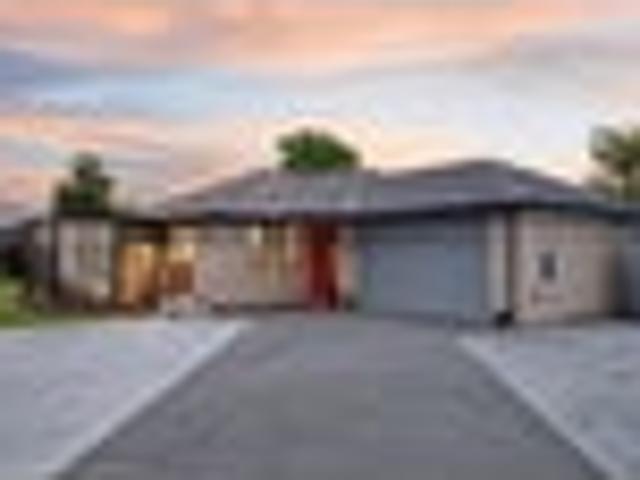 House for sale in Chaslands, Canterbury