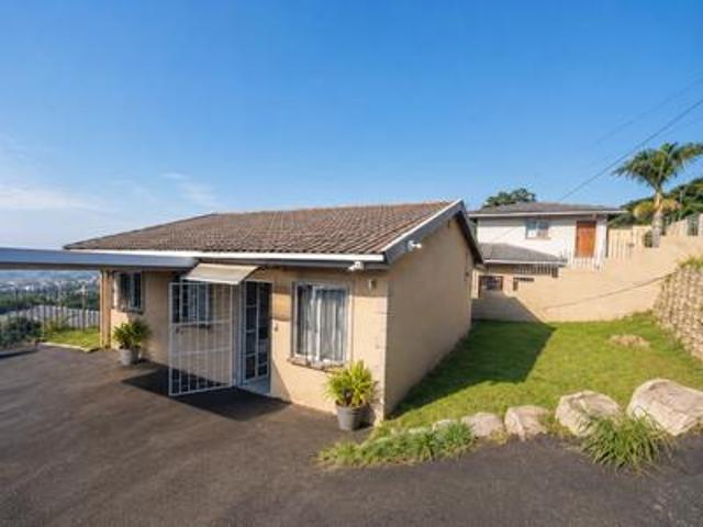 House for sale in Chatsworth, Kwazulu-natal