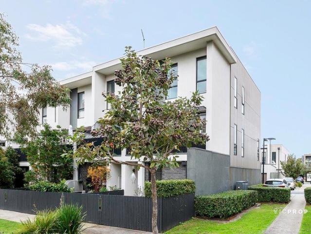 Townhouse for sale in Camerons Creek, Victoria