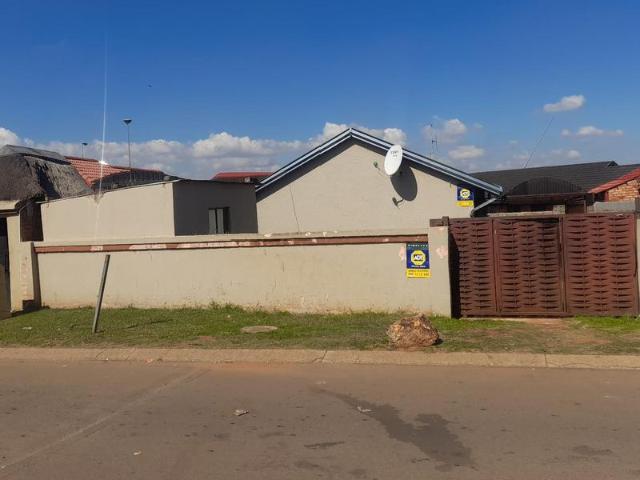 House for sale in Vosloorus