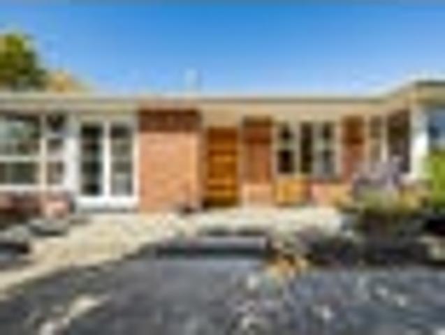 House for sale in Chaslands, Canterbury