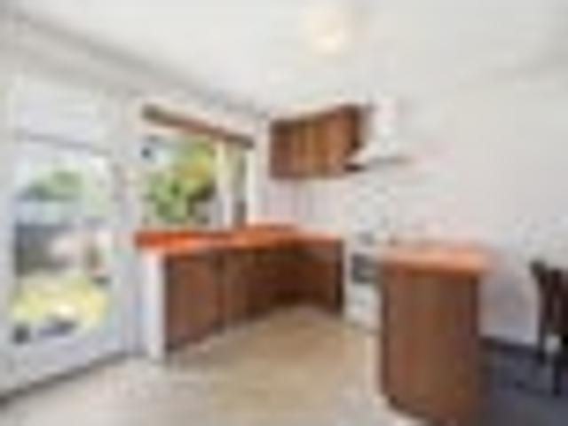 Apartment for sale in Edgeware, Canterbury