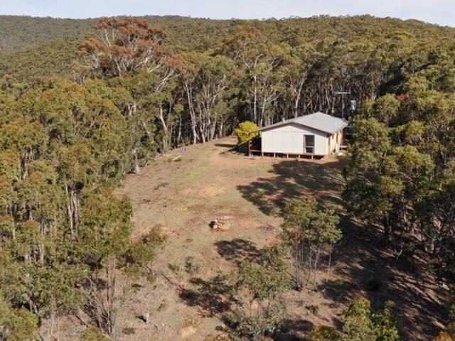 Cottage for sale in Omeo, Shire of East Gippsland