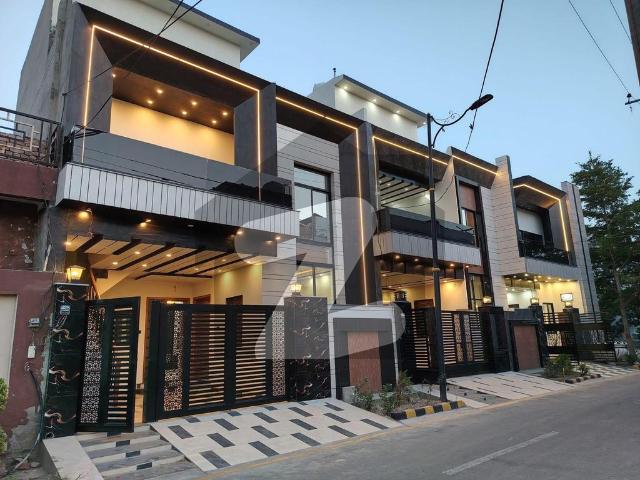 House for sale in تحصیل فیصل آباد شہر, فیصل آباد ڈویژن
