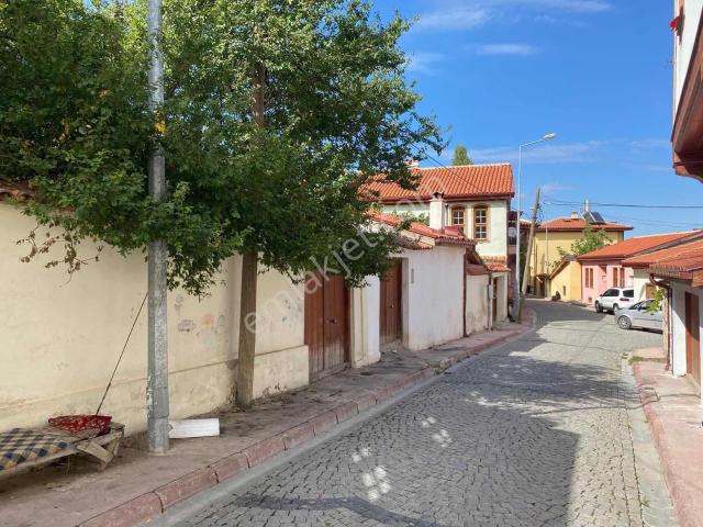 Anıt Mahallesi, Akşehir içerisinde satılık Villa