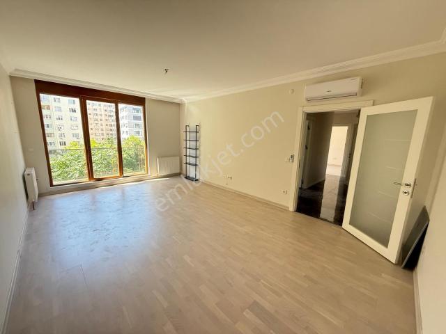 Kadiköy, İstanbul içerisinde kiralık mülk