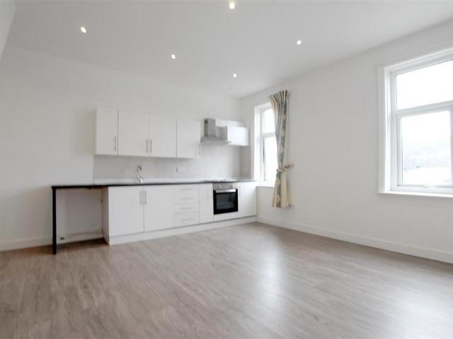 Apartment for rent in Crossflatts, West Yorkshire