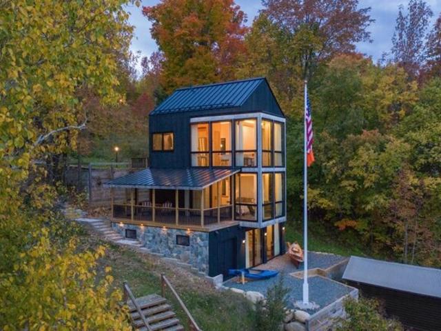House for sale in Indian Lake