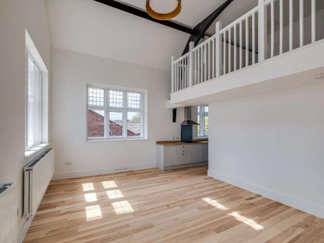 Apartment for rent in Fulshaw Park, Wilmslow