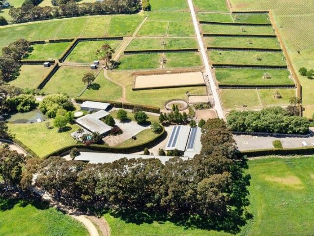 Cottage for sale in Camerons Creek, Victoria