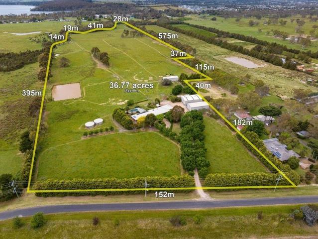 Cottage for sale in Camerons Creek, Victoria