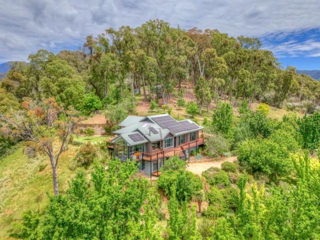 House for sale in Porepunkah, Victoria