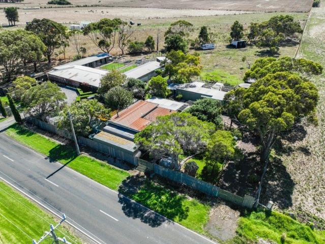Cottage for sale in Koroit, Victoria