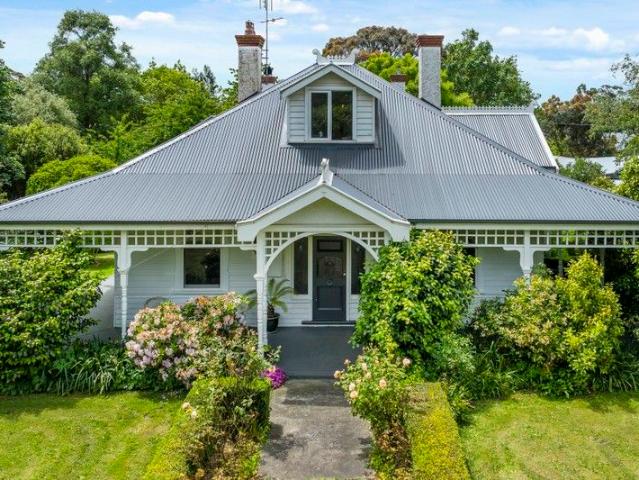 House for sale in Woodend, Victoria