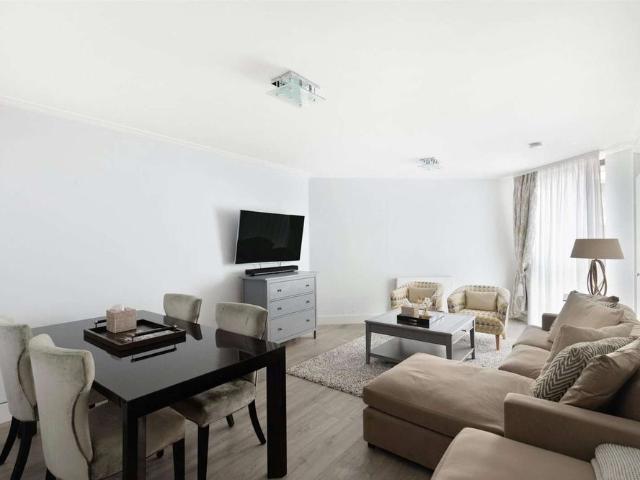 Apartment for rent in Brook Green, Greater London