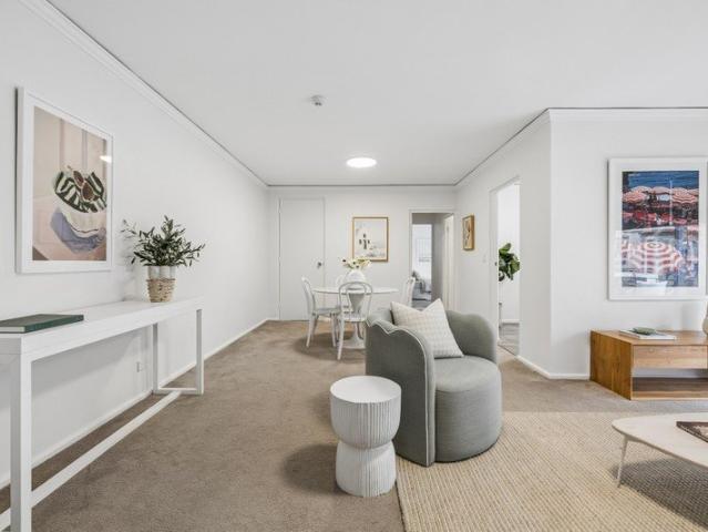 Apartment for sale in Lower North Shore, Sydney