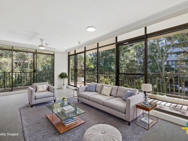 Apartment for sale in Lower North Shore, Sydney
