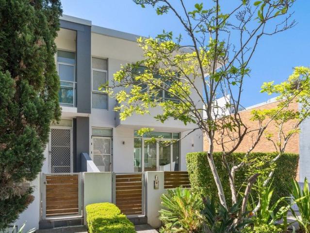Townhouse for sale in Sutherland, New South Wales