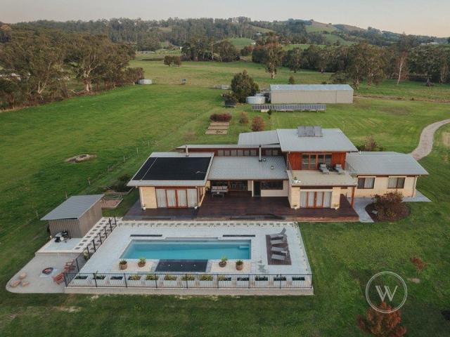 Cottage for sale in Allambee, Victoria