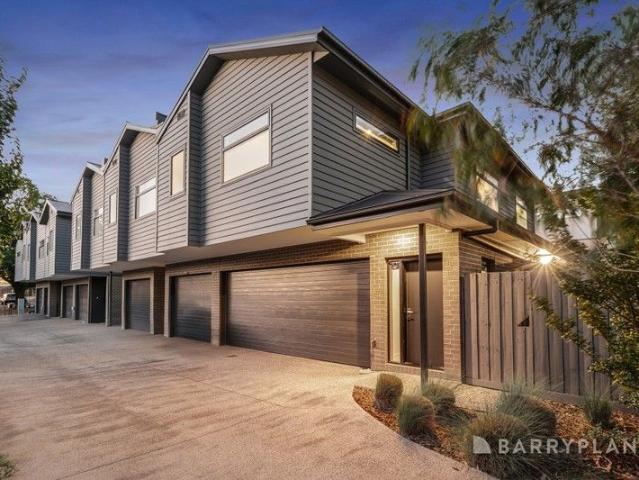 Townhouse for sale in Camerons Creek, Victoria