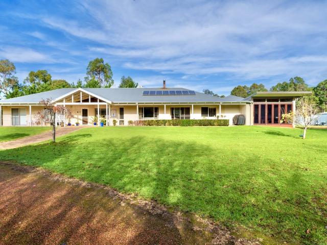 Cottage for sale in Pemberton, Western Australia