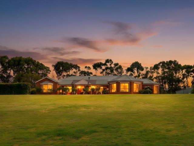 Cottage for sale in Allansford, Victoria