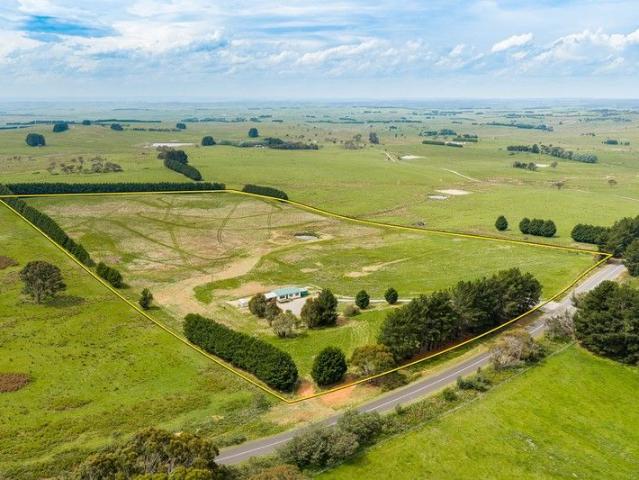 Cottage for sale in Laggan, New South Wales