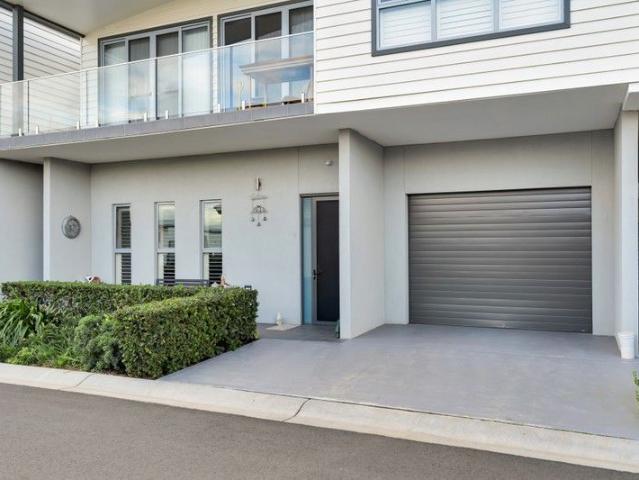 Villa for sale in Sydney, New South Wales
