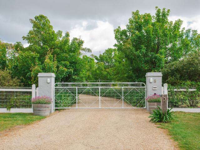 Cottage for sale in Bittern, Melbourne