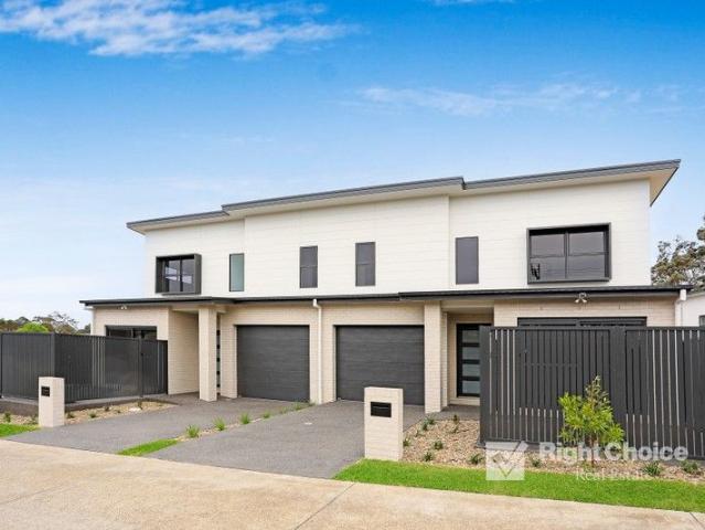 Townhouse for sale in Oak Flats Dc, New South Wales