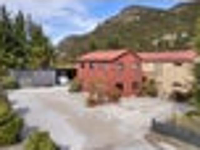 House for sale in Otakou