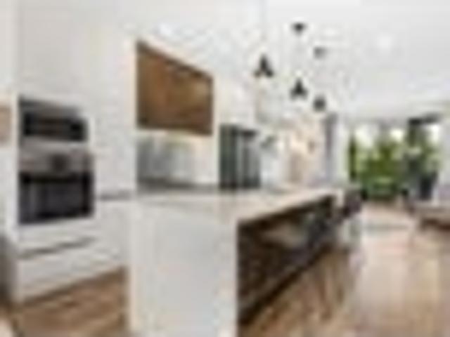 House for sale in Paremoremo
