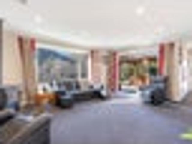 House for sale in Otakou
