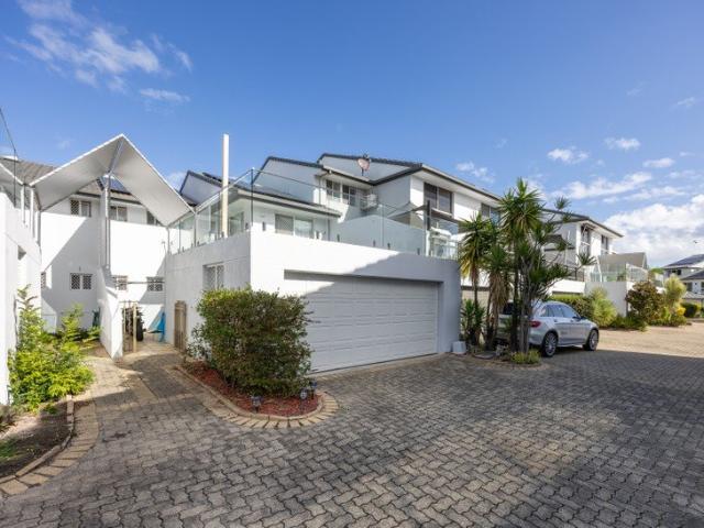 Townhouse for sale in Fernbrook, Queensland
