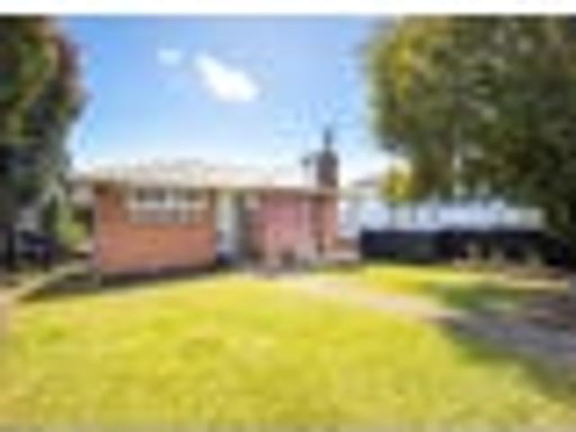 House for sale in Henderson-Massey, Rapanui
