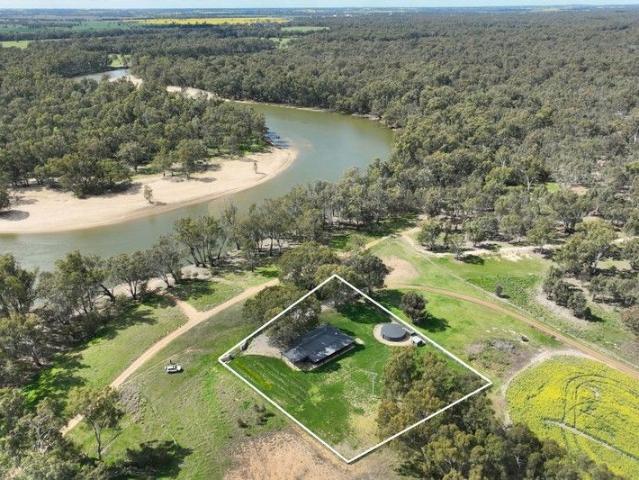 Cottage for sale in Ulupna, Victoria