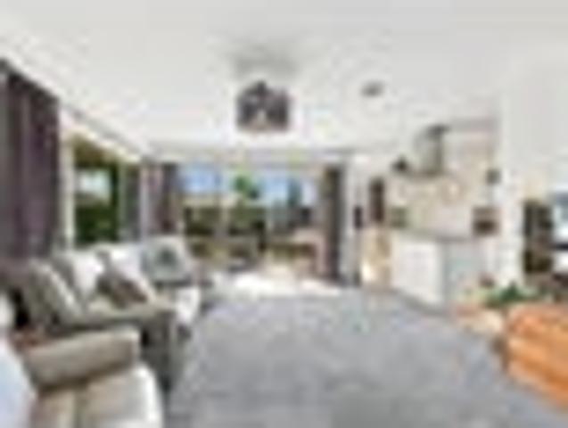 House for sale in Bayfair