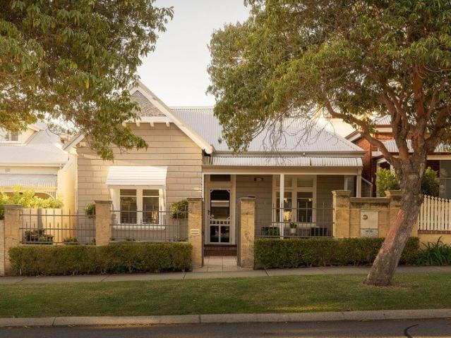 House for sale in Claremont, Town of Claremont