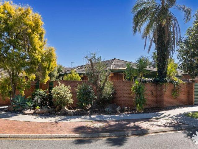 Villa for sale in Como, Western Australia