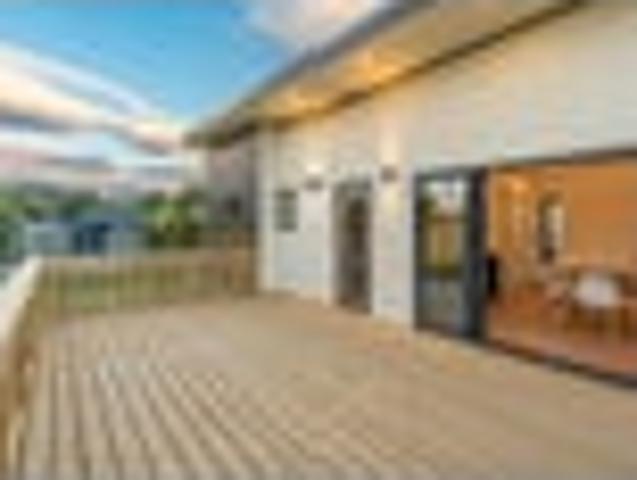 House for sale in Long Beach, Pūrākaunui
