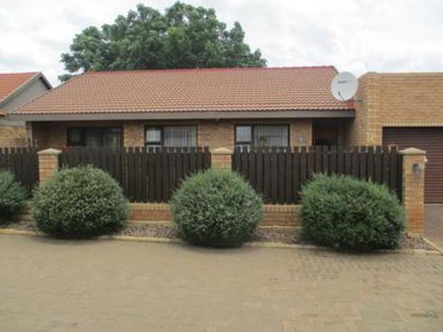 Townhouse for sale in Bloemfontein, Free State