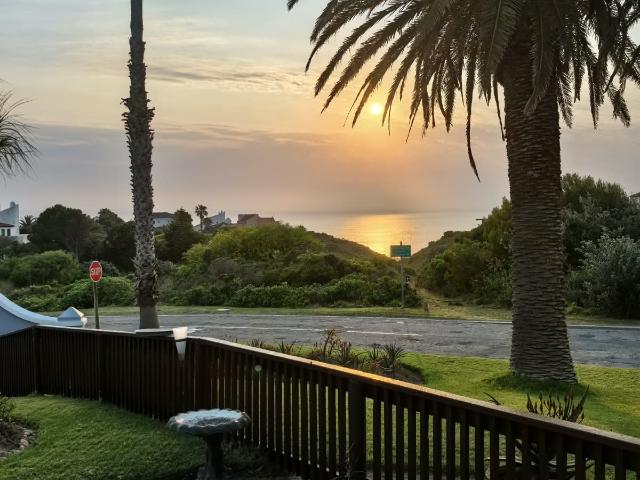 House for rent in Marina Glade, Kouga Local Municipality