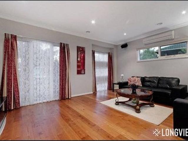 Townhouse for rent in Glen Waverley, Melbourne