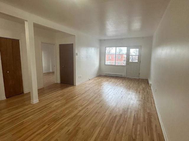Apartment for rent in Saint-Laurent, Montréal
