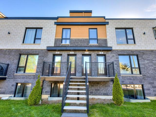 Apartment for rent in Laval-des-rapides, Quebec