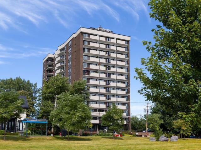 Apartment for rent in Pointe-claire, Quebec