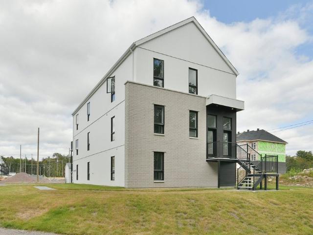 Apartment for rent in Laurentides, Quebec