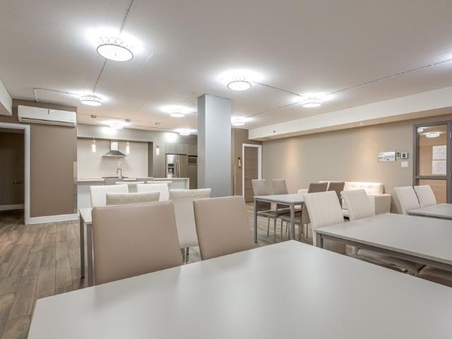 Apartment for rent in Pointe-Claire, Montréal (région administrative)